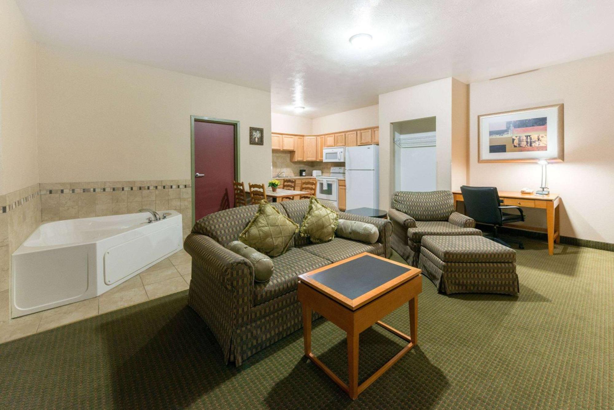 Days Inn By Wyndham Luray Shenandoah Экстерьер фото